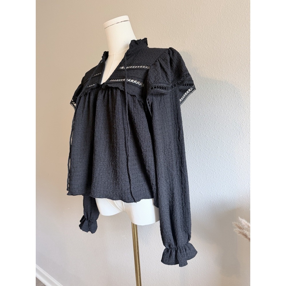 Black Crinkle Ruffle Long Sleeve Boho Lace Trim Blouse Small NWT - Picture 2 of 5